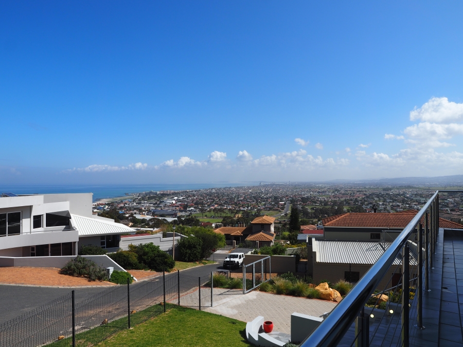 3 Bedroom Property for Sale in Mountainside Western Cape